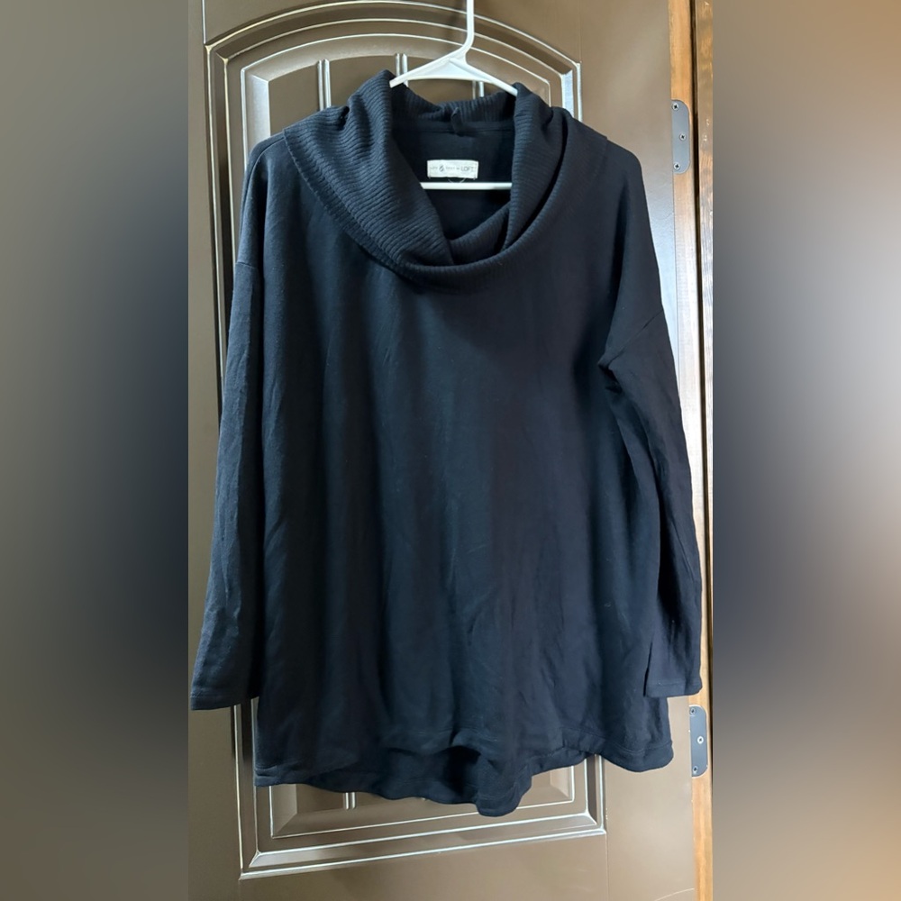Lou & Grey/ Loft Crowl Neck Sweater, Black, Medium
Non smoking, pet free home